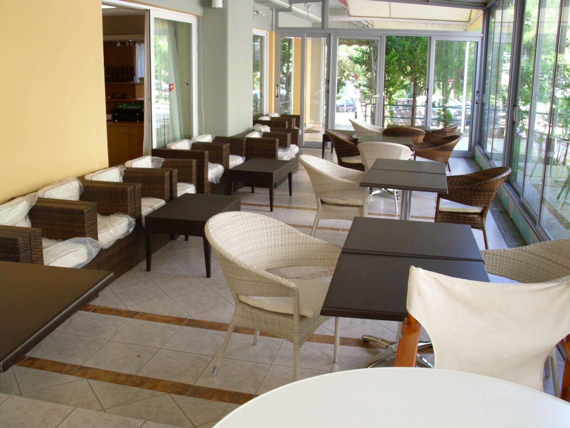 Hotel Cybele Pefki Atina Dış mekan fotoğraf