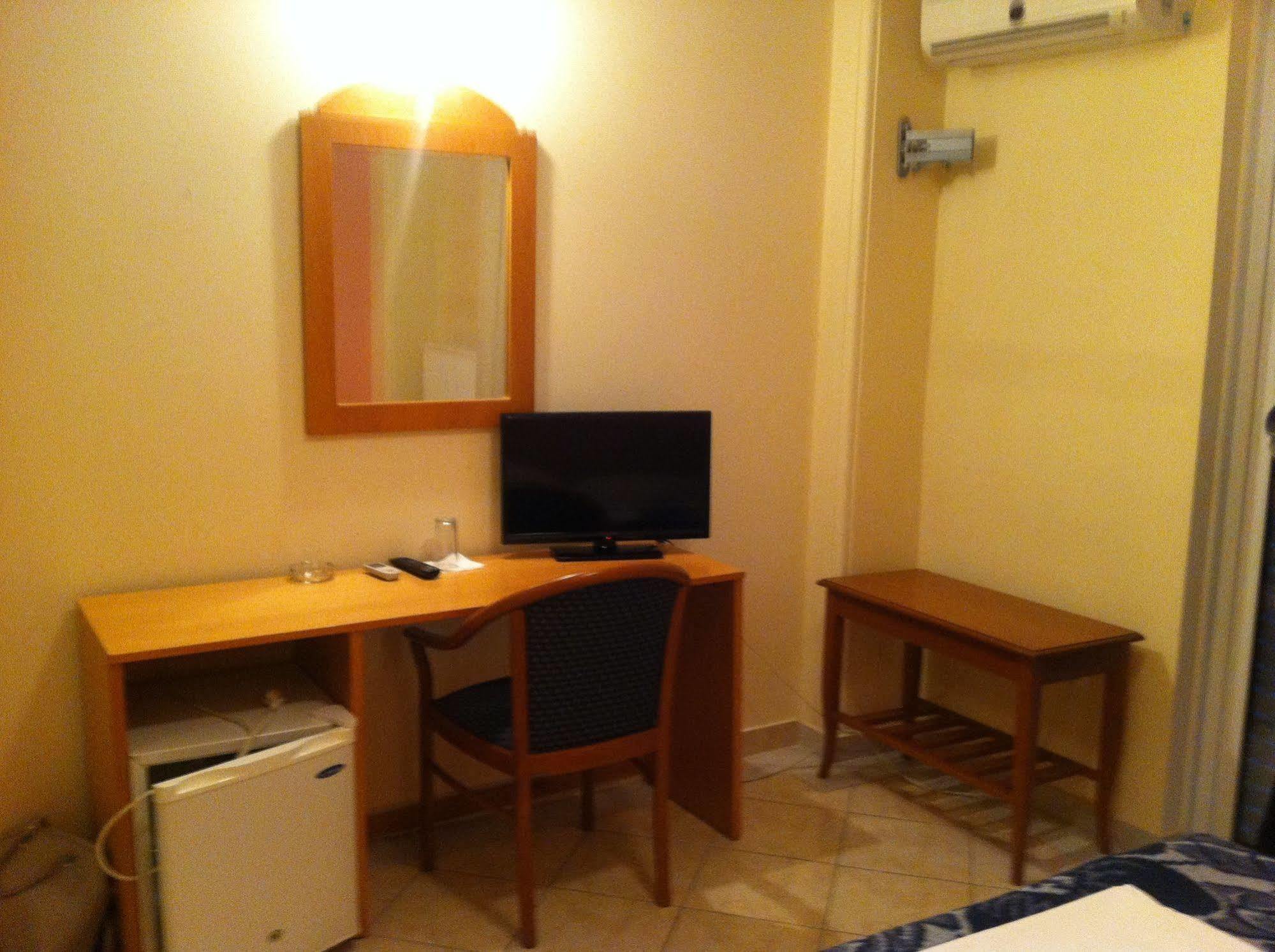 Hotel Cybele Pefki Atina Dış mekan fotoğraf