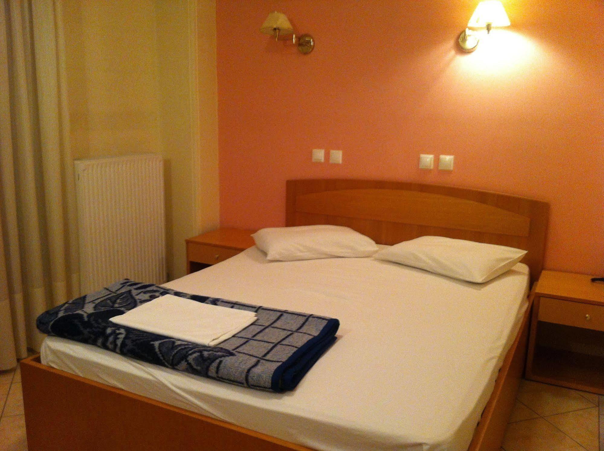 Hotel Cybele Pefki Atina Dış mekan fotoğraf